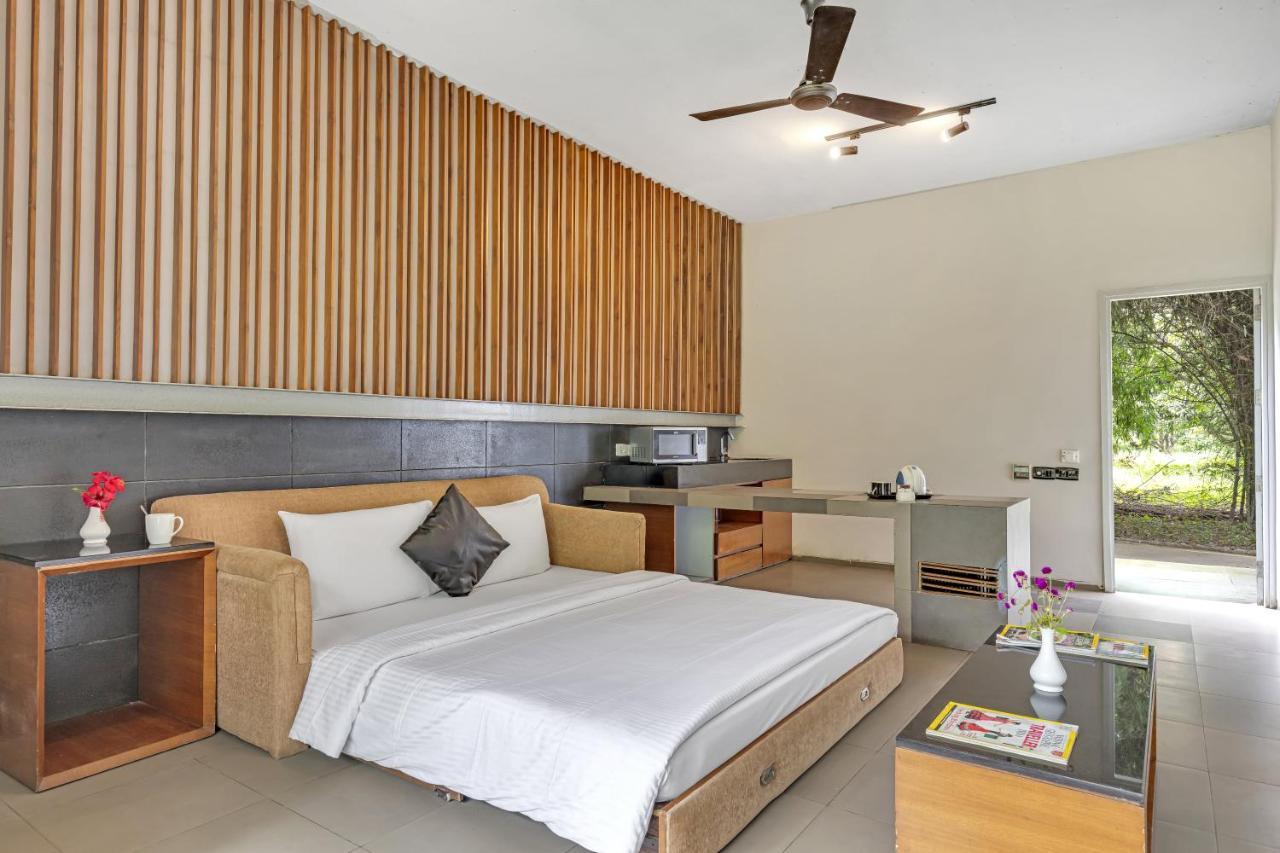 Club Mahindra Corbett Hotel Garjia Exterior photo